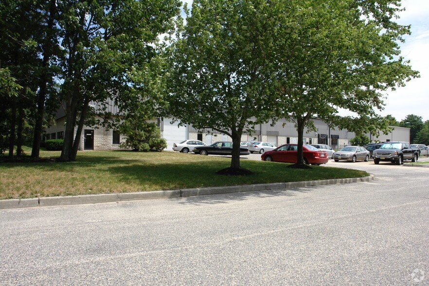 More Photos Of 175 Oberlin Ave N, Lakewood Warehouse For Lease