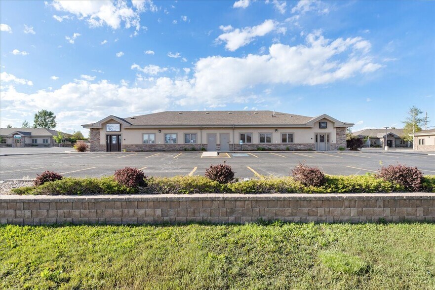 More Photos Of 4100-4140 Laramie St, Cheyenne Medical For Sale