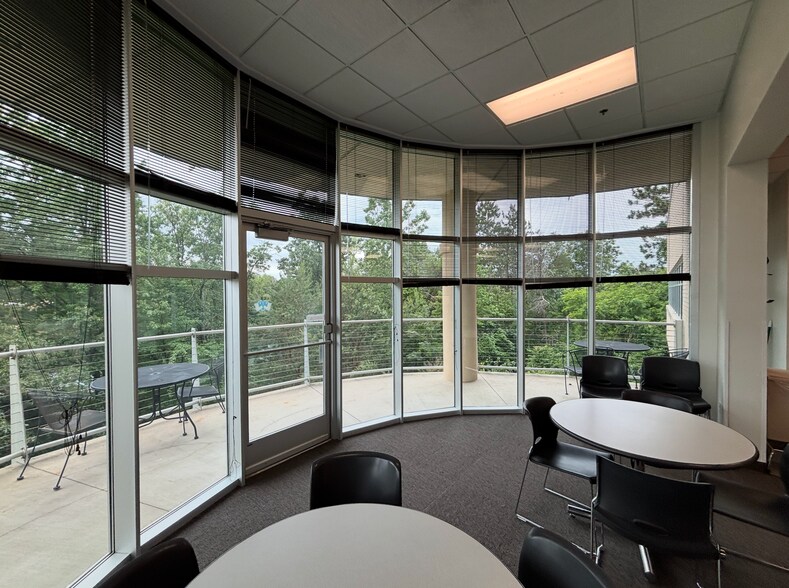 More Photos Of 3264 N Evergreen Dr NE, Grand Rapids Medical For Sale