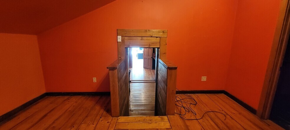 More Photos Of 325 N Main St, Liberty Flex For Lease