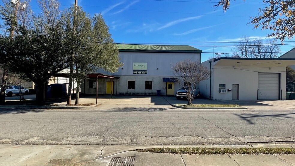 More Photos Of 209 Wilcox St, McKinney Warehouse For Lease