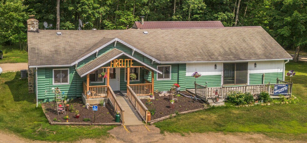 Primary Photo Of 216 S Shore Dr, Pickerel Restaurant For Sale