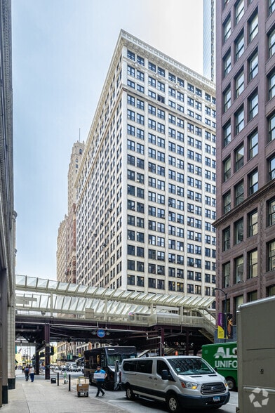 More Photos Of 5 S Wabash Ave, Chicago Office For Lease