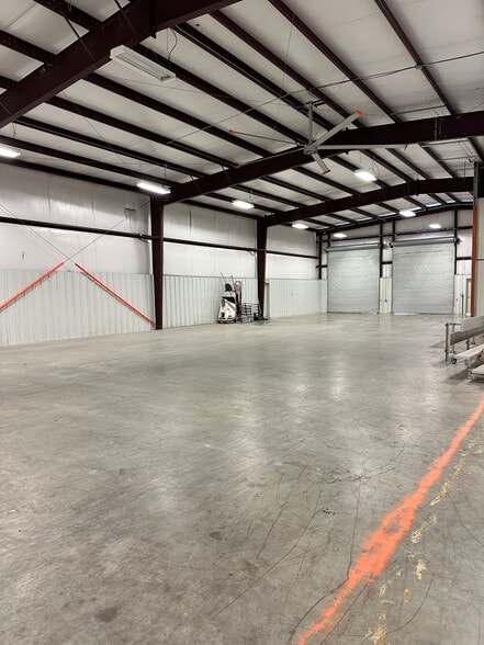 More Photos Of 18519 Imperial Valley Dr, Houston Light Distribution For Lease