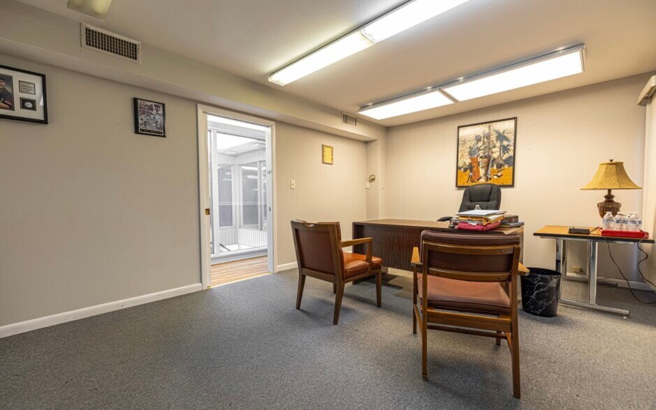 More Photos Of 7227 W 127th St, Palos Heights Office For Lease