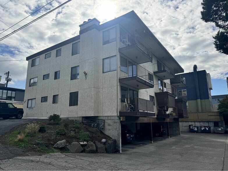 Primary Photo Of 207 N 104th St, Seattle Apartments For Sale