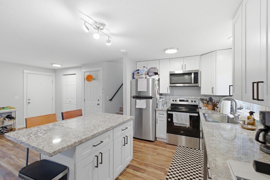 More Photos Of 137 Tanglewood Dr, Jefferson Multifamily For Sale