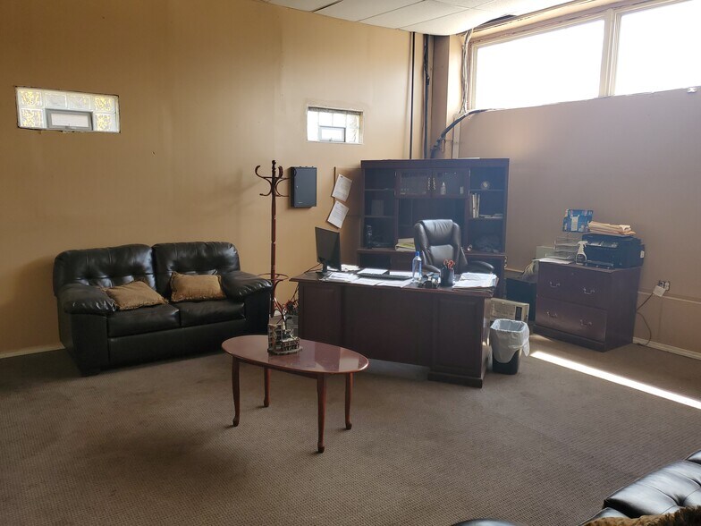 More Photos Of 4929 E McNichols Rd, Detroit Freestanding For Sale