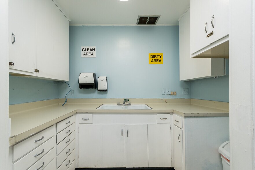 More Photos Of 1533 Alamitos Ave, Long Beach Medical For Sale