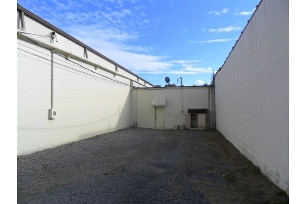 More Photos Of 105-121 Murray Plz, Chatsworth General Retail For Sale