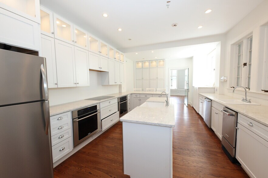 More Photos Of 12 Lotus Ave, Chester Specialty For Sale