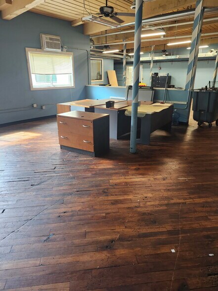 More Photos Of 1548 Burden Lake Rd, Averill Park Warehouse For Lease