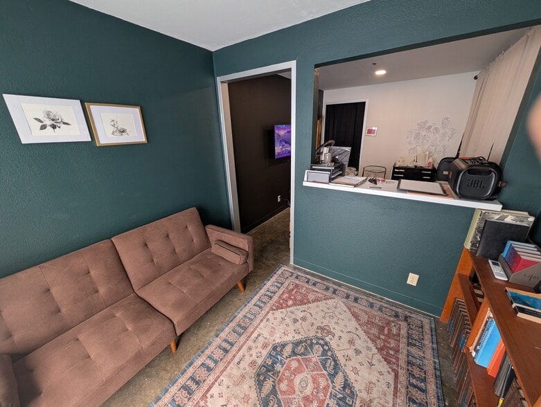 More Photos Of 99-1225 Waiua Pl, Aiea Warehouse For Lease