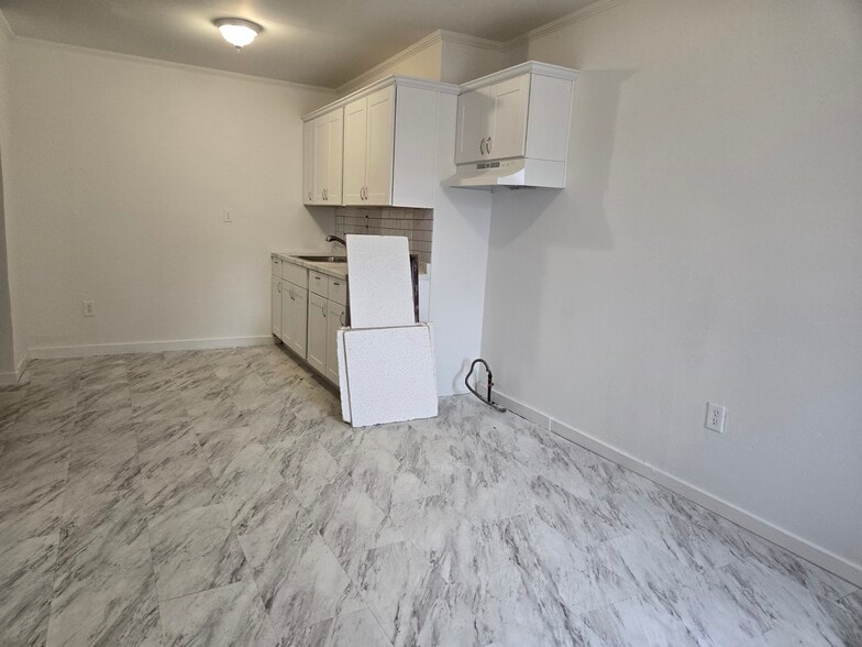 More Photos Of 232 Stuyvesant Ave, Lyndhurst Storefront Retail Residential For Sale