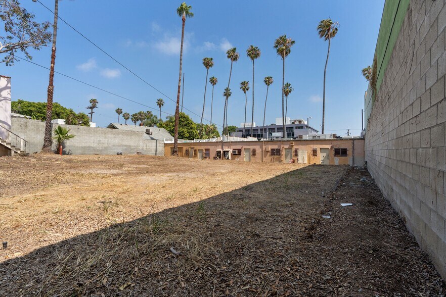 More Photos Of 3115-3125 Santa Monica Blvd, Santa Monica Storefront Retail Office For Sale