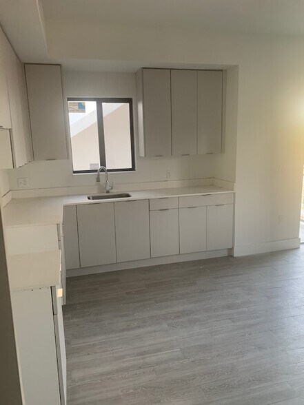 More Photos Of 751 NW 1st St, Miami Apartments For Sale