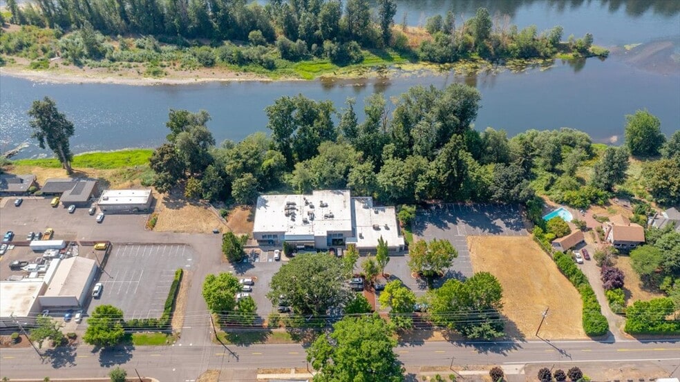 More Photos Of 2405 Front St NE, Salem Office For Sale