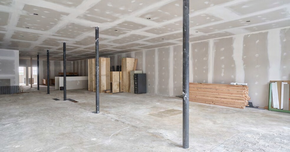 More Photos Of 33719 Essendene Ave, Abbotsford Storefront For Sale