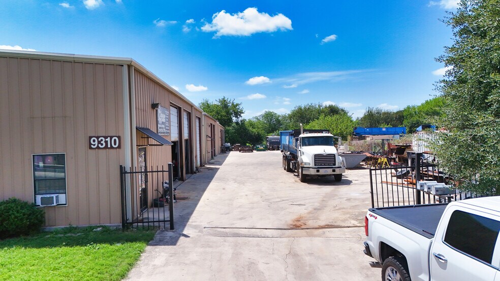 More Photos Of 9310 Converse Business Ln, Converse Warehouse For Sale