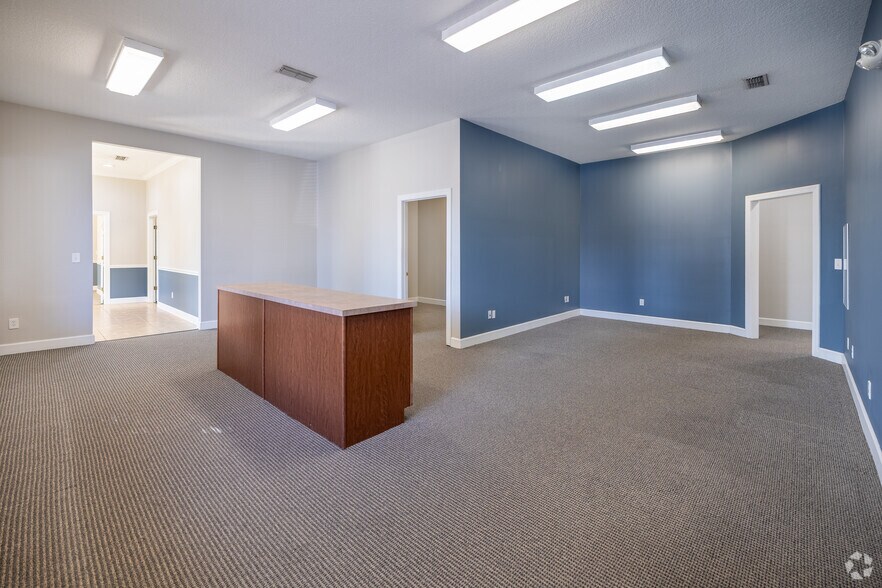 More Photos Of 9191 RG Skinner Pky, Jacksonville Office For Sale