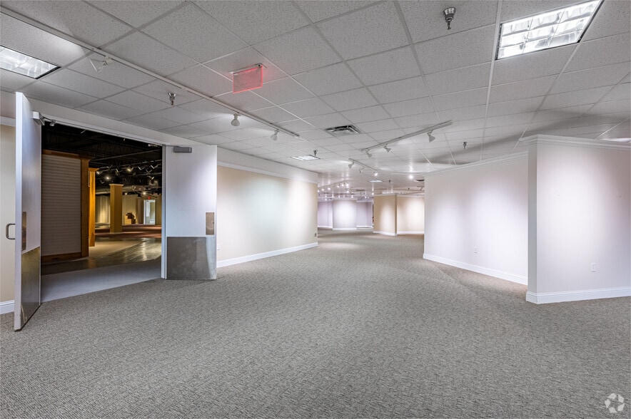 More Photos Of 4505 LBJ Fwy, Farmers Branch Freestanding For Lease