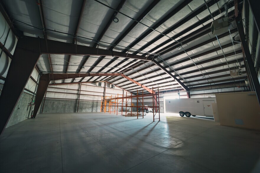 More Photos Of 3748 N Eagle Mountain Dr, Flagstaff Warehouse For Lease