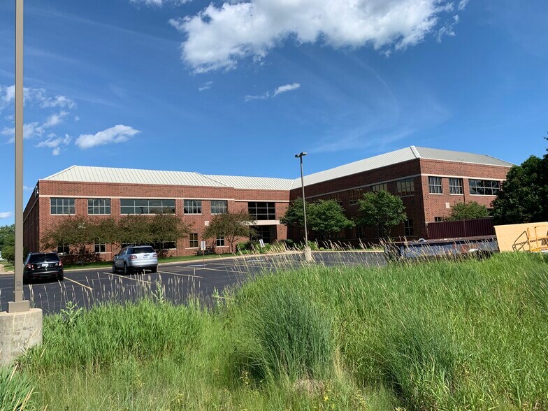 More Photos Of 2001 S First St, Champaign Office For Lease