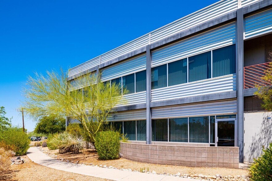 More Photos Of 7201 N Dreamy Draw Dr, Phoenix Loft Creative Space For Lease