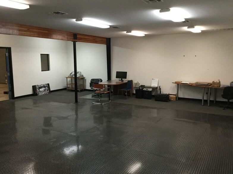 More Photos Of 4120 E Madison St, Phoenix Warehouse For Lease