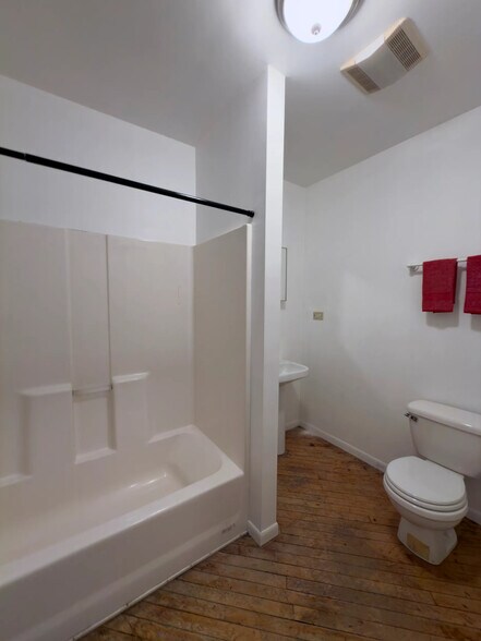 More Photos Of 1100 W Town St, Columbus Industrial For Sale