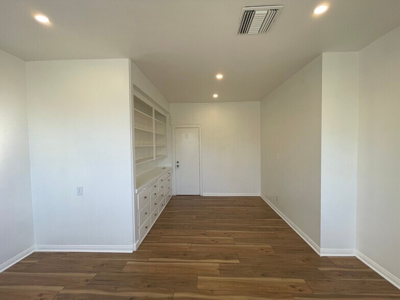 More Photos Of 418-420 N Larchmont Blvd, Los Angeles Office For Lease