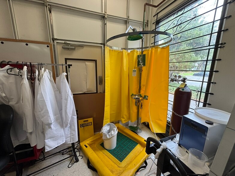 More Photos Of 1230 Bordeaux Dr, Sunnyvale Light Manufacturing For Lease