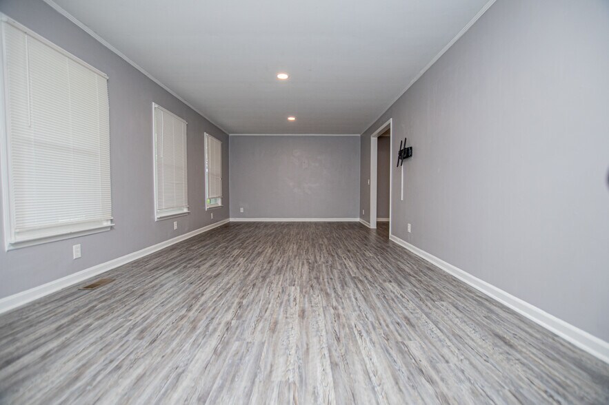 More Photos Of 2932 US-27, Buchanan Office For Sale