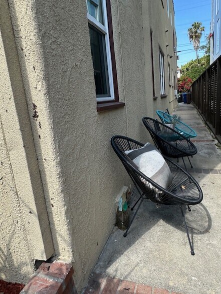 More Photos Of 603-607 1/2 N. Bronson Av, Los Angeles Apartments For Sale