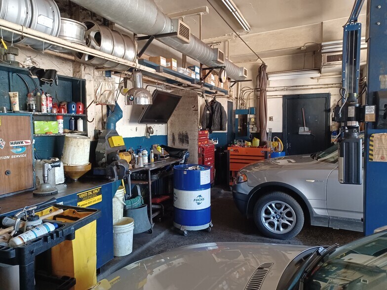 More Photos Of 1380 Wellington St W, Ottawa Auto Repair For Sale