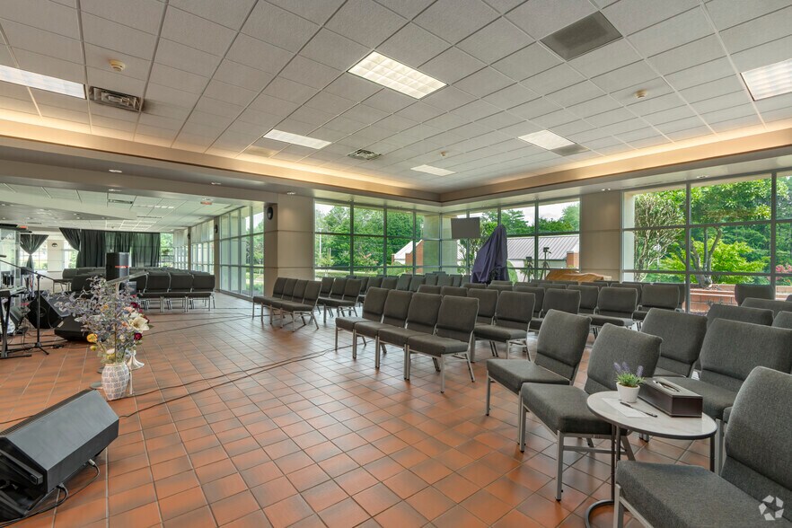 More Photos Of 308 E Centerview St, China Grove Office For Sale