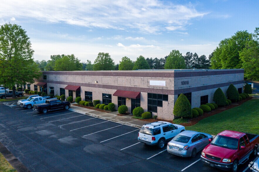 Primary Photo Of 10616 Bailey Rd, Cornelius Light Manufacturing For Lease