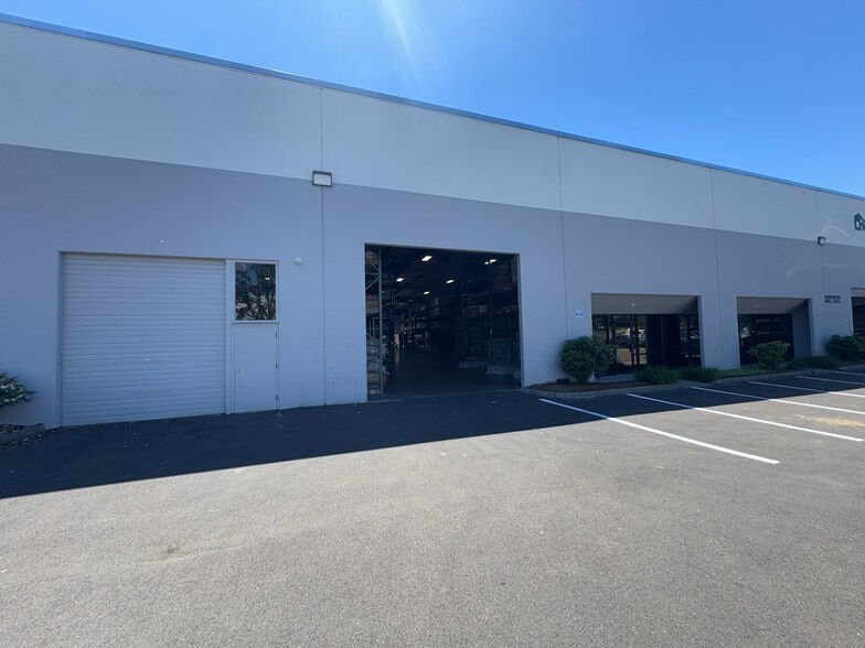 More Photos Of 14160 SW 72nd Ave, Tigard Warehouse For Lease