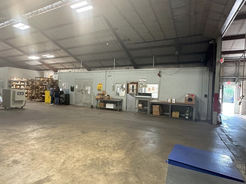 More Photos Of 13026 Rosecrest Dr, Houston Warehouse For Sale