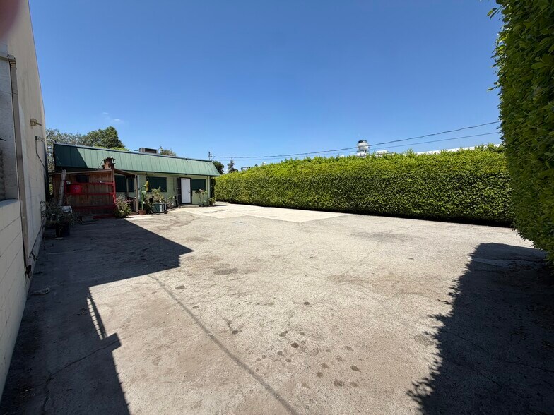 More Photos Of 480 S Rosemead Blvd, Pasadena Office For Sale