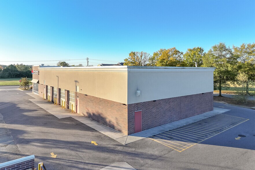 More Photos Of 2200 Interstate Dr, Opelika Auto Repair For Sale