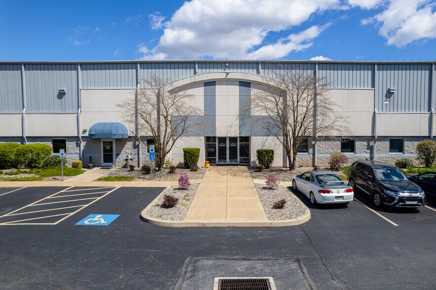More Photos Of 2000 N Union St, Middletown Warehouse For Lease
