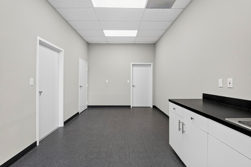 More Photos Of 3402 SW 26th Ter, Fort Lauderdale Warehouse For Lease