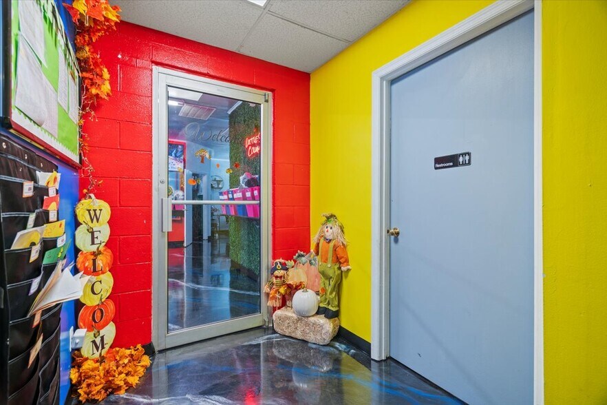 More Photos Of 1718 S Beltline Blvd, Columbia Daycare Center For Sale