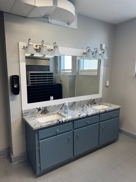 More Photos Of 513 Georgia Ave, Chattanooga Office For Sale