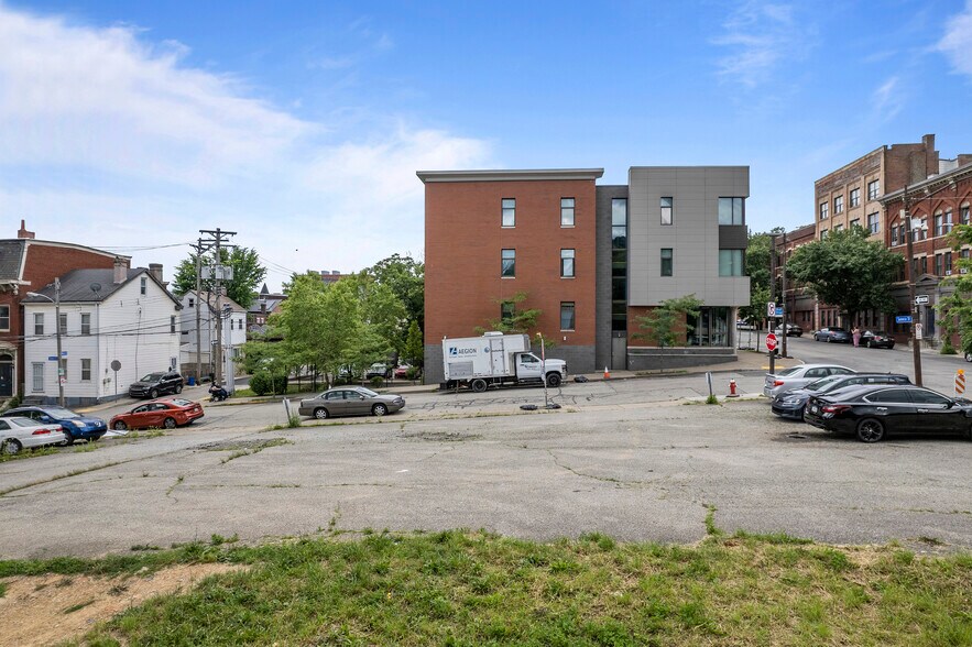 More Photos Of 2100 5th Ave, Pittsburgh Land For Sale