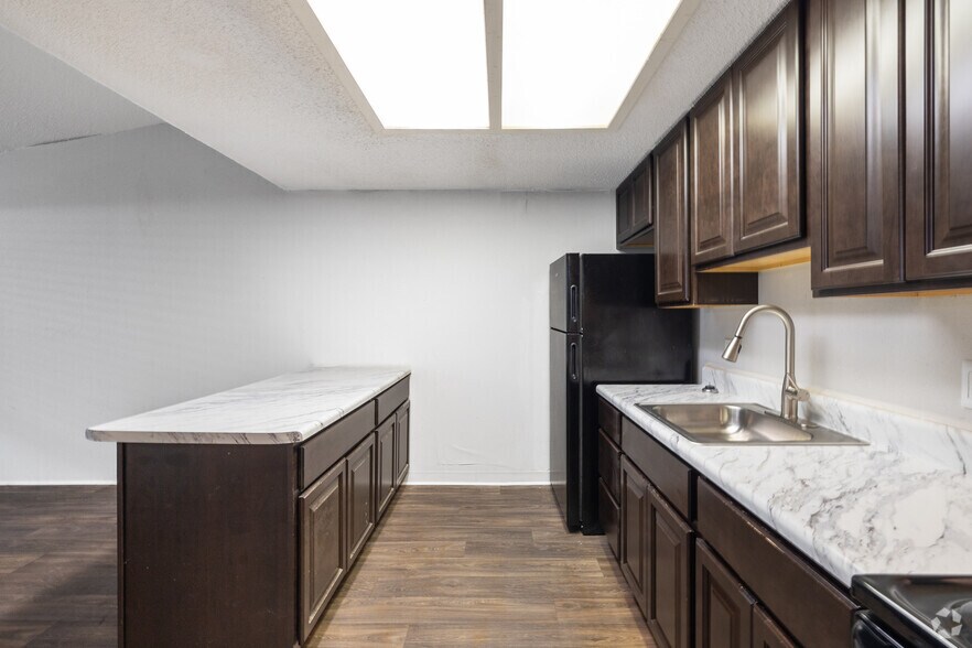 More Photos Of 8619 N Davis Hwy, Pensacola Apartments For Sale
