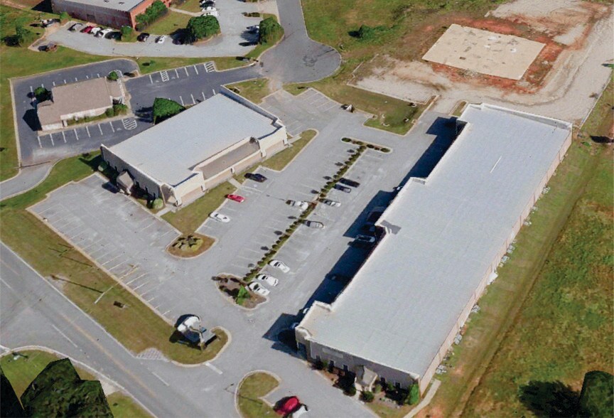 More Photos Of 225 Smithville Church Rd, Warner Robins Storefront For Sale