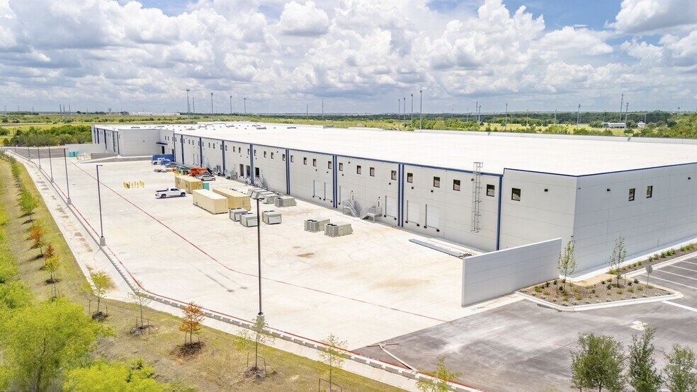 More Photos Of 15508 Impact Way, Pflugerville Warehouse For Lease