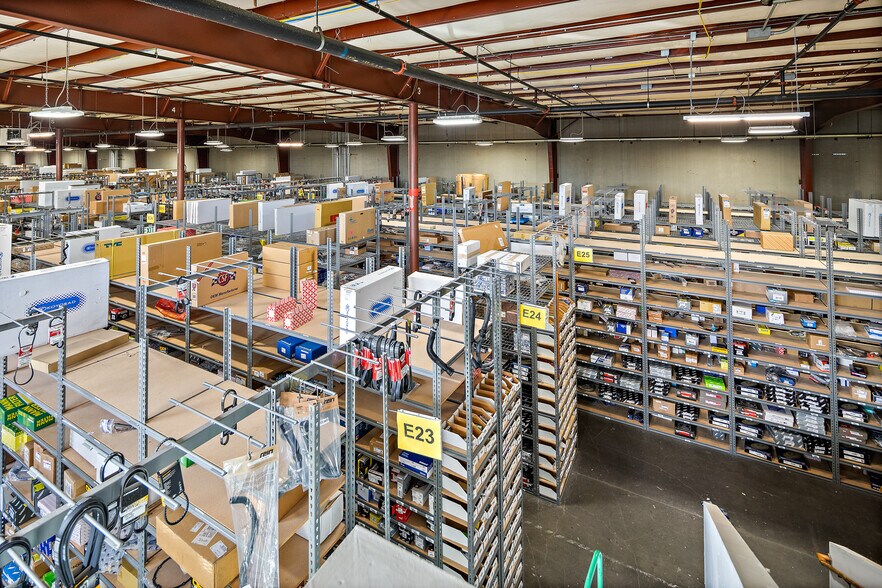 More Photos Of 11504 Airport Rd, Everett Warehouse For Sale